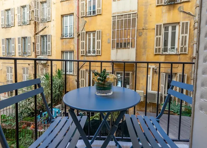 Nice Centre Flat - Modern, Quiet And Brand New