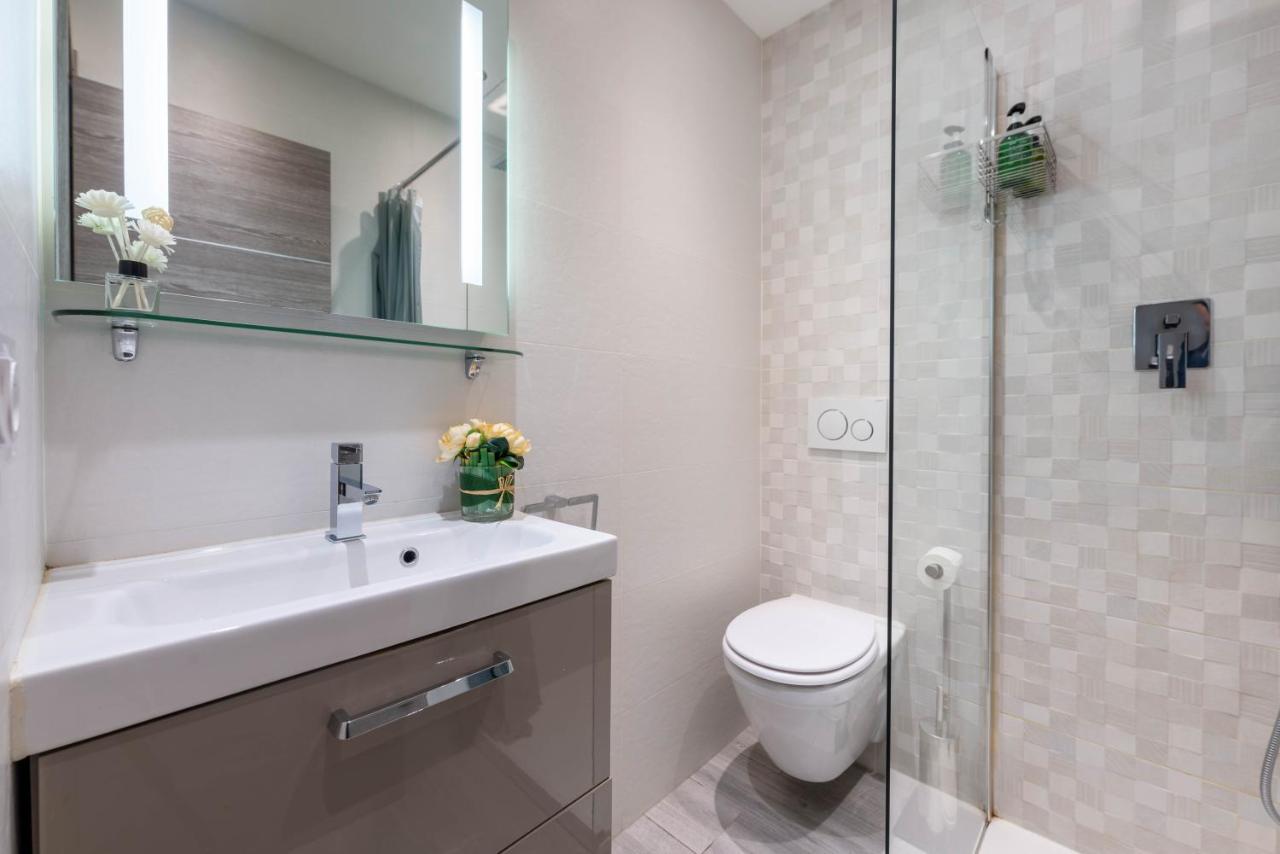 Apartment Centre Flat - Modern, Quiet And Brand New
